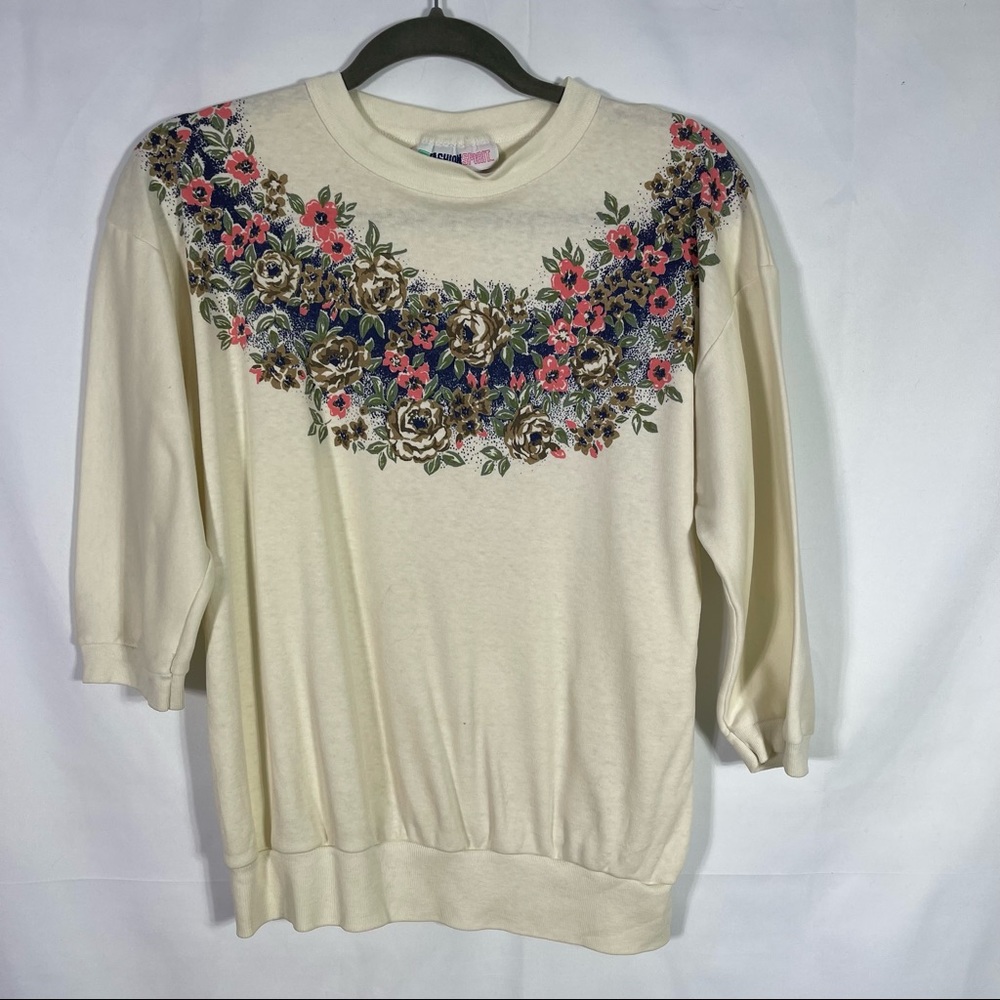 Vintage, Fashion Spirit. Floral Shirt, Size Medium. In excellent condition!